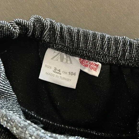 Zara girls skirt​​ - Picture 3 of 3